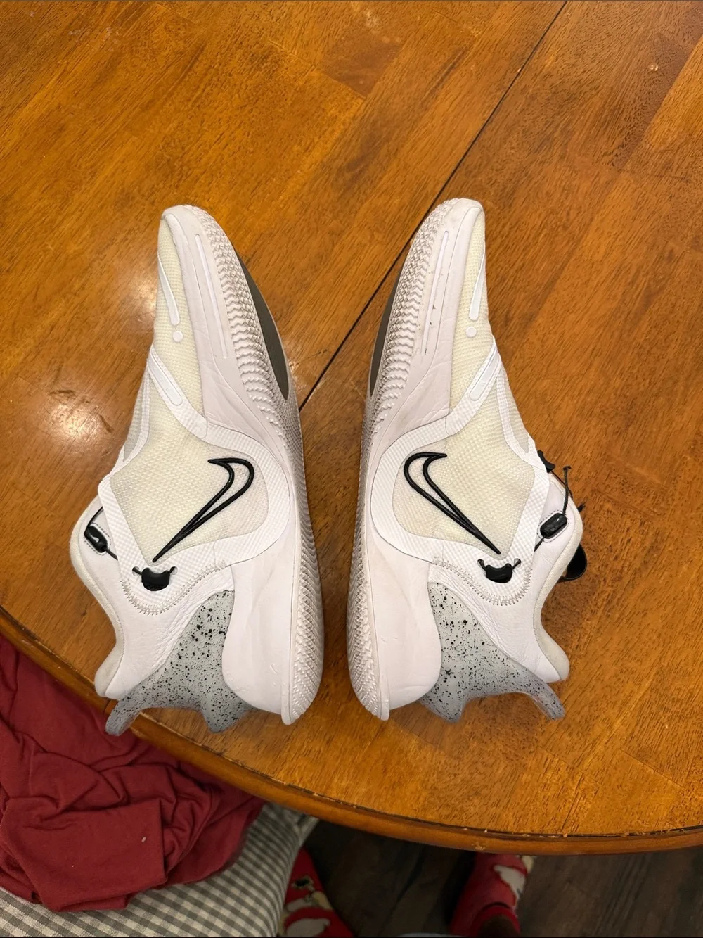 Nike men White and Black Speckled Adaptive Sneakers 8.5